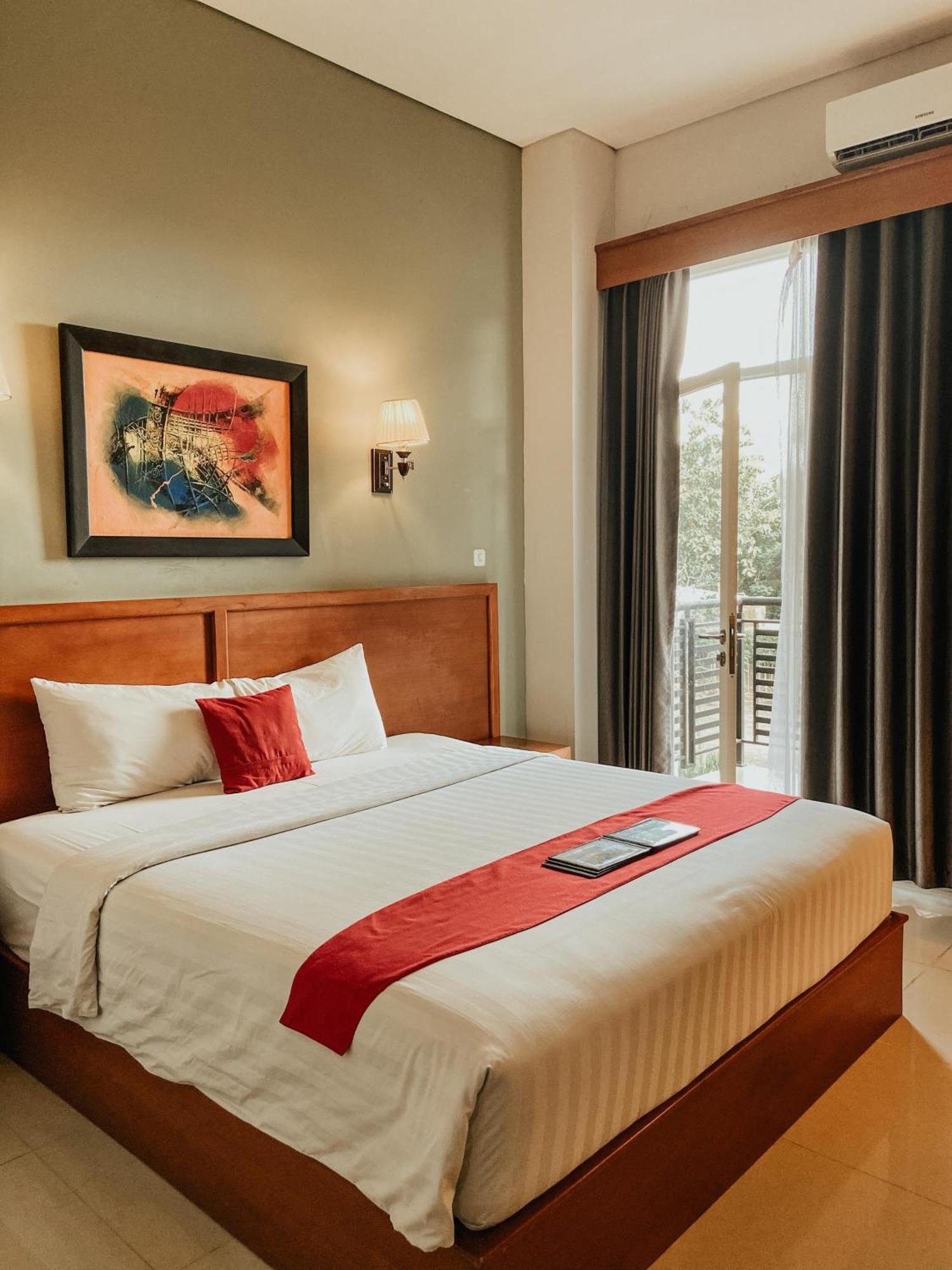 Prima Sr Hotel & Convention Yogyakarta Слеман Экстерьер фото