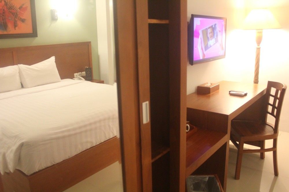 Prima Sr Hotel & Convention Yogyakarta Слеман Экстерьер фото
