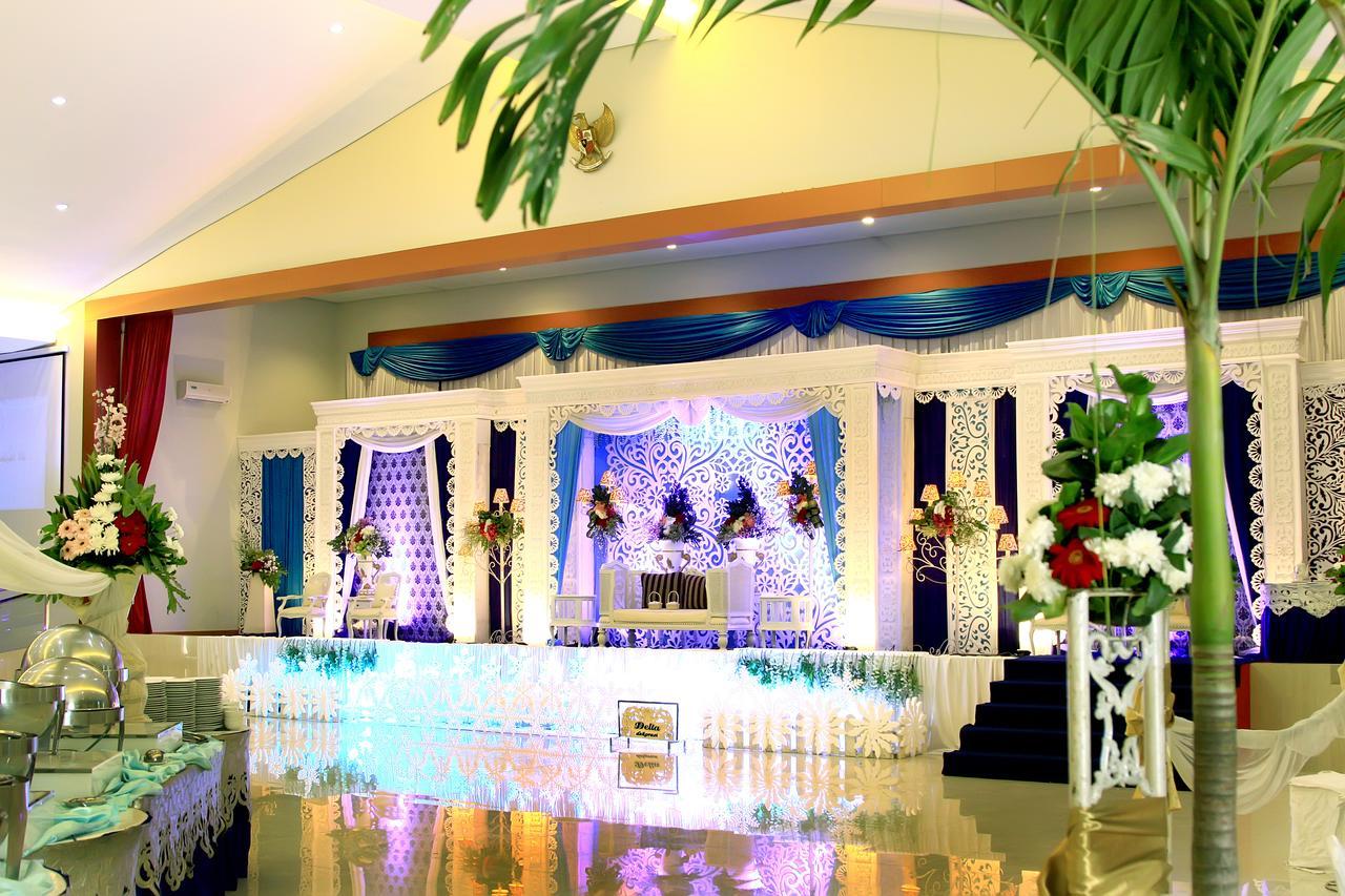 Prima Sr Hotel & Convention Yogyakarta Слеман Экстерьер фото
