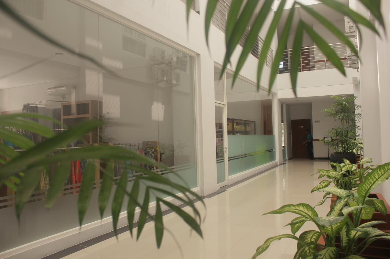 Prima Sr Hotel & Convention Yogyakarta Слеман Экстерьер фото