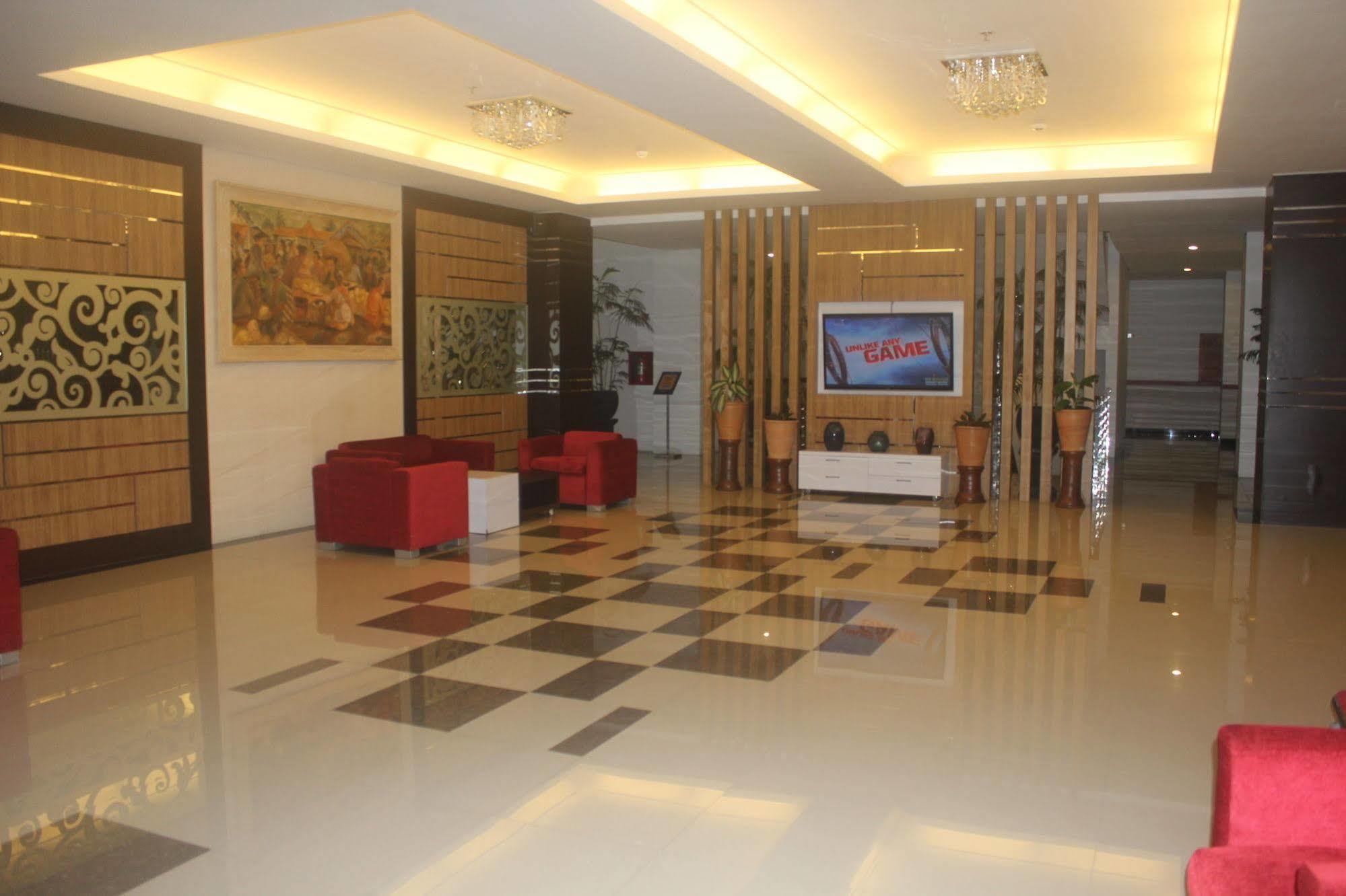 Prima Sr Hotel & Convention Yogyakarta Слеман Экстерьер фото